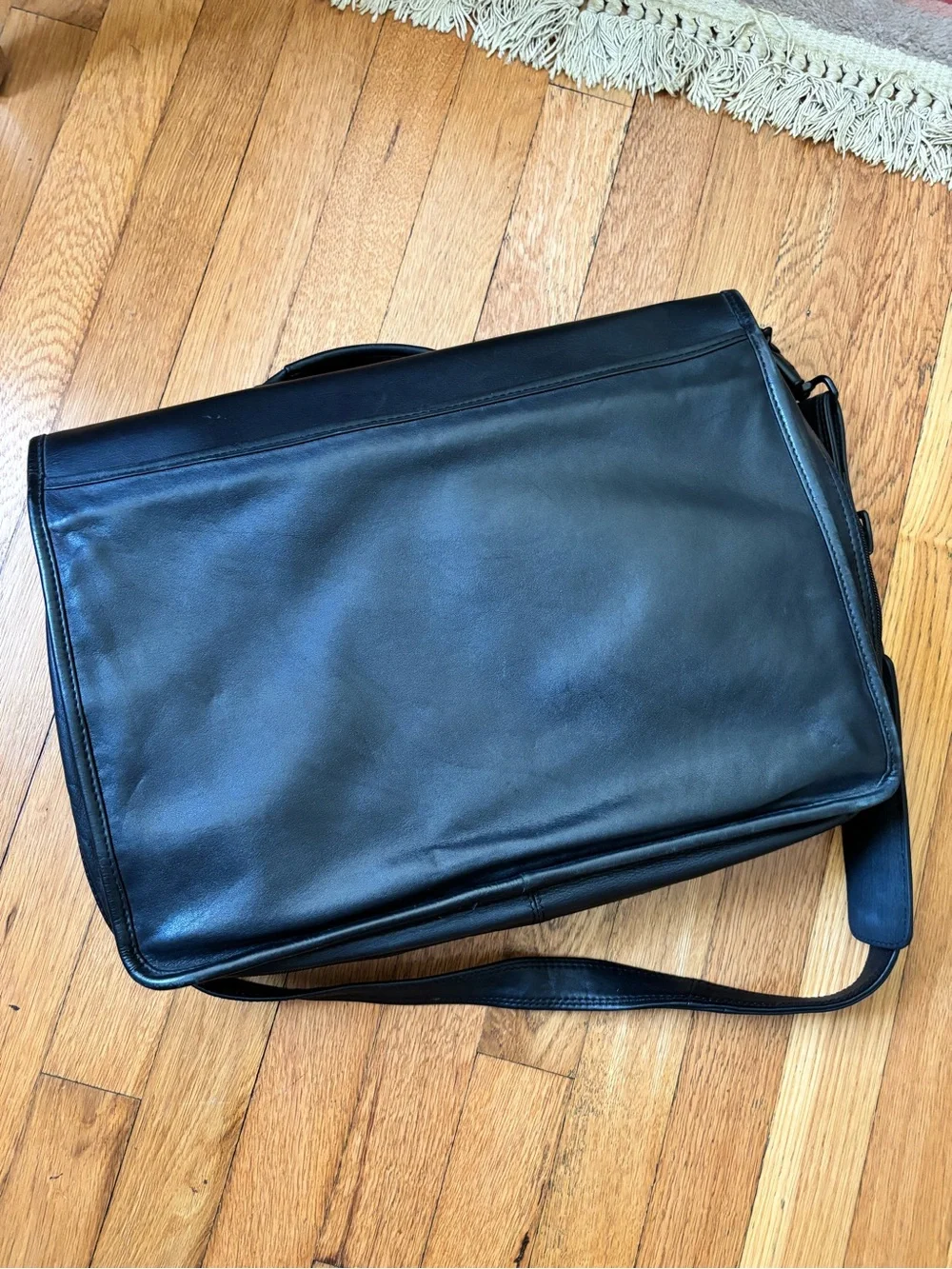 Tumi Leather Messenger Bag Briefcase